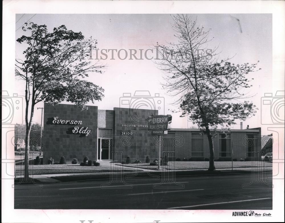 1962 Press Photo Everson Real Estate in 24100 Lake Shore Blvd, Ohio - Historic Images