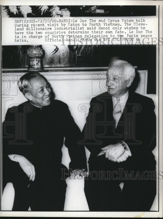 1969 Press Photo Le Duc Tho and Cyrus Faton during Faton's Vietnam visit - Historic Images