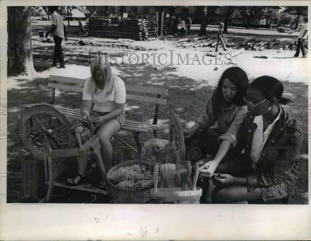 Press Photo The supplementary center project near the city hall - Historic Images