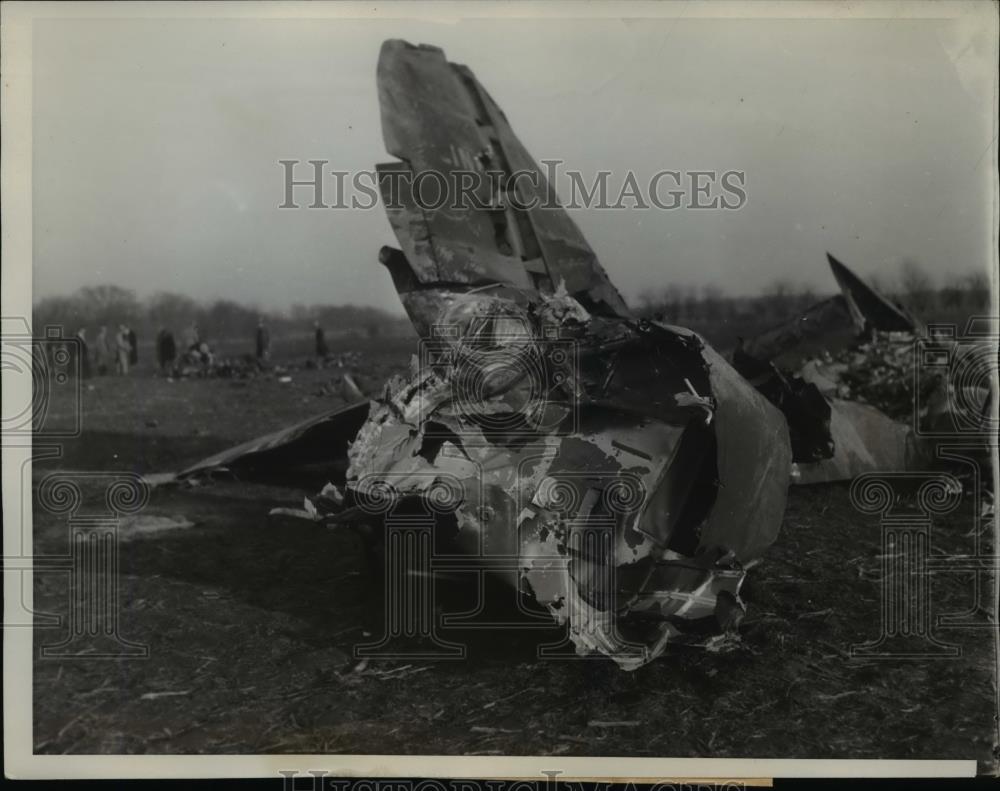 1933 Press Photo 8 Passenger Plane Crashed &amp; Burned in Illinois Killing 3 - Historic Images