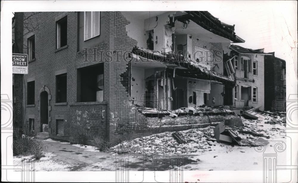 1976 Press Photo Ruins of Apartment Building at 79th and Lexington - Historic Images