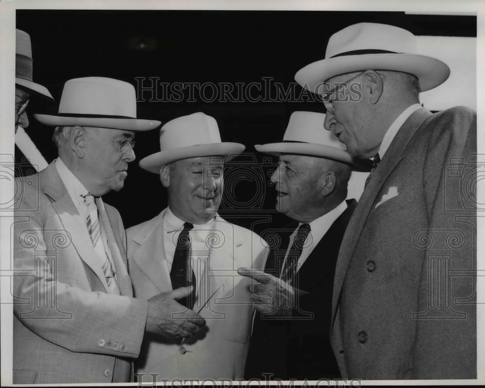 1952 Press Photo Tom O&#39; Brien, Speaker Sam Rayburn and J.L. Gill - Historic Images