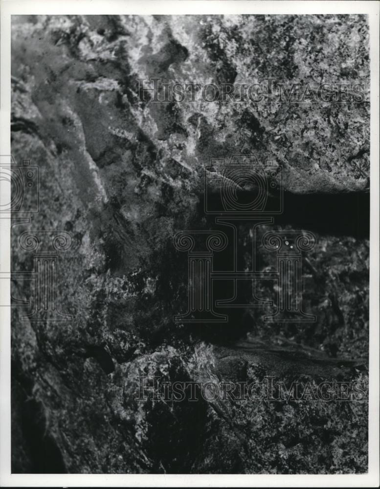 1937 Press Photo Crack in Old Tunnel Wall, Elysian Park, Los Angeles - nee33204 - Historic Images