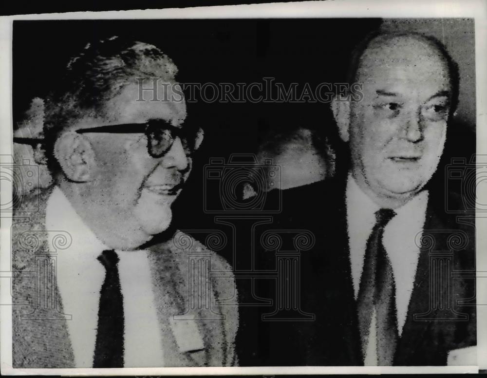 1967 Press Photo Antonio Carrillo Flores &amp; Secy of State Dean Rusk outside Con - Historic Images