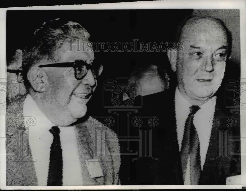 1967 Press Photo Antonio Carrillo Flores & Secy of State Dean Rusk outside Con - Historic Images