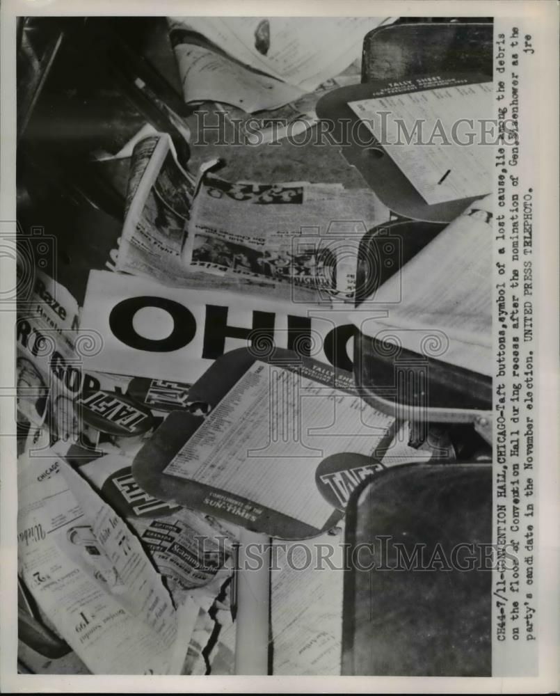 1952 Press Photo Taft Buttons Lie among Debris on Floor of Convention Hall - Historic Images