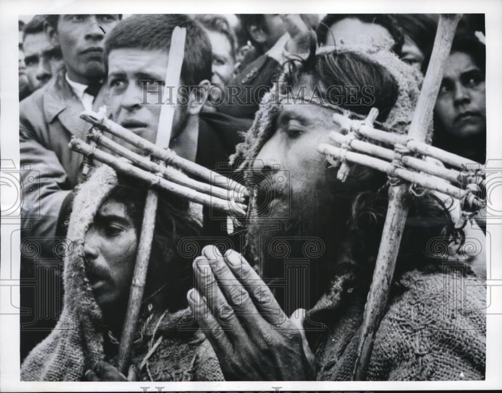 1968 Press Photo Penitents at the Eucharistic Congress in Bogota - Historic Images