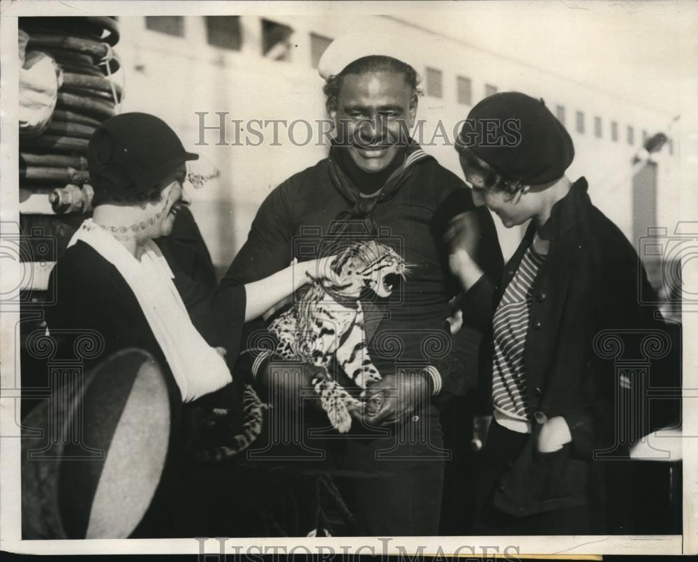 1932 Press Photo Baby ocelot with Mrs Garland Rotch,Peg Tracy in SF Calif - Historic Images