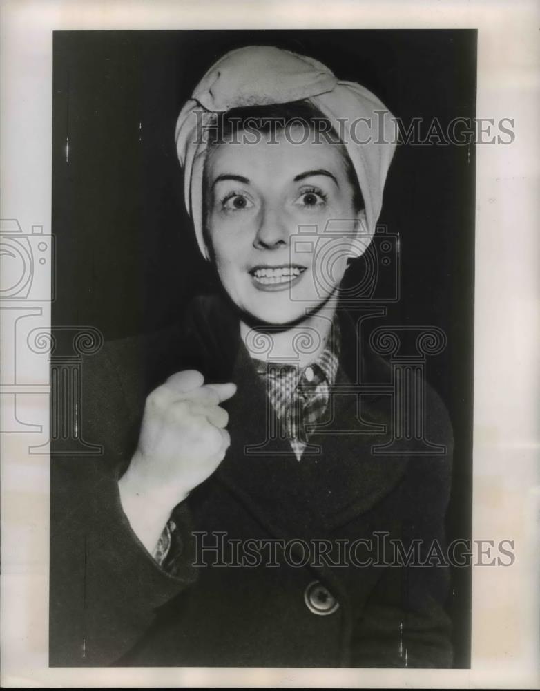 1948 Press Photo Mrs. Christine Hedmond Clippard Instrument Company - Historic Images