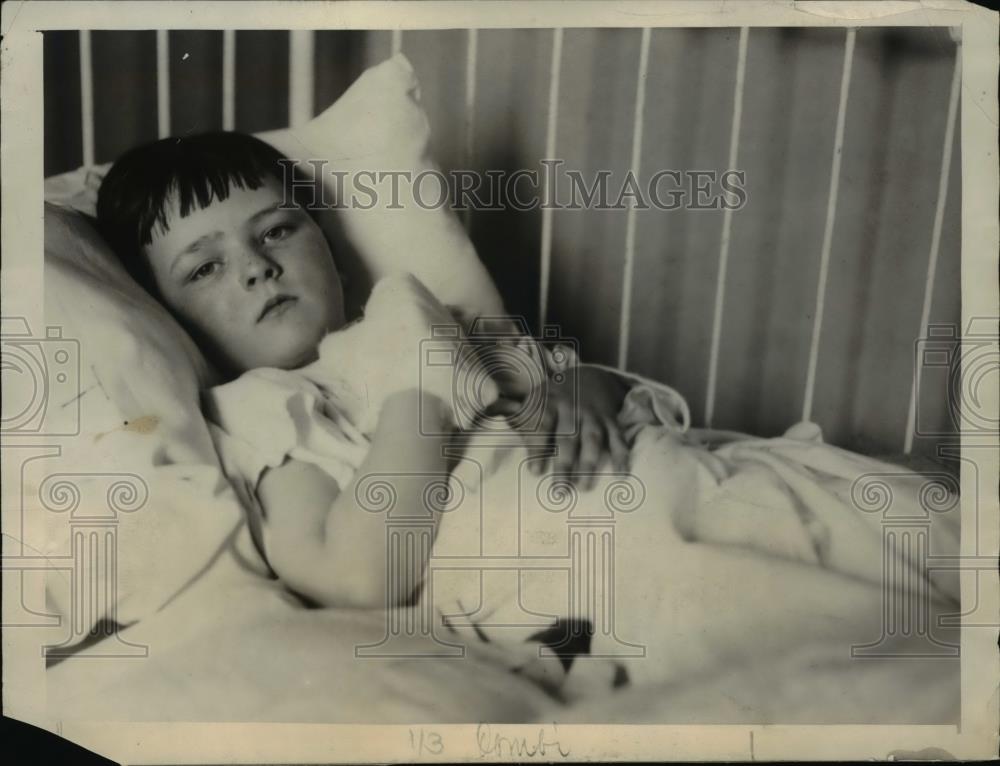 1922 Press Photo Roger Stantion Cooke recuperating from high voltage - Historic Images