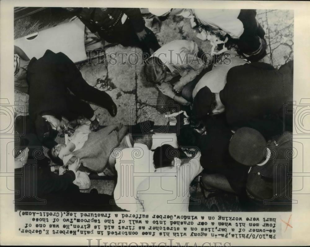 1949 Press Photo Herbert E Gerber Injured in Car Crash Philadelphia Pennsylvania - Historic Images