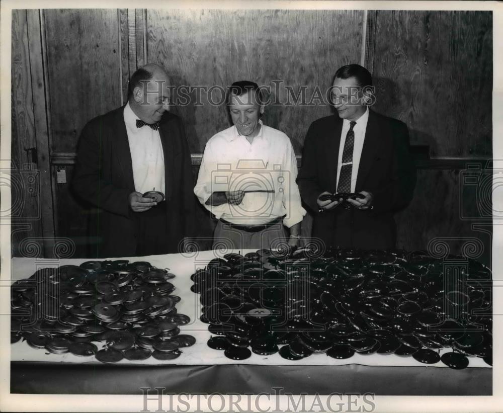 1957 Press Photo Westinghouse Electric Managers, 600 Plastic Pump Covers - Historic Images