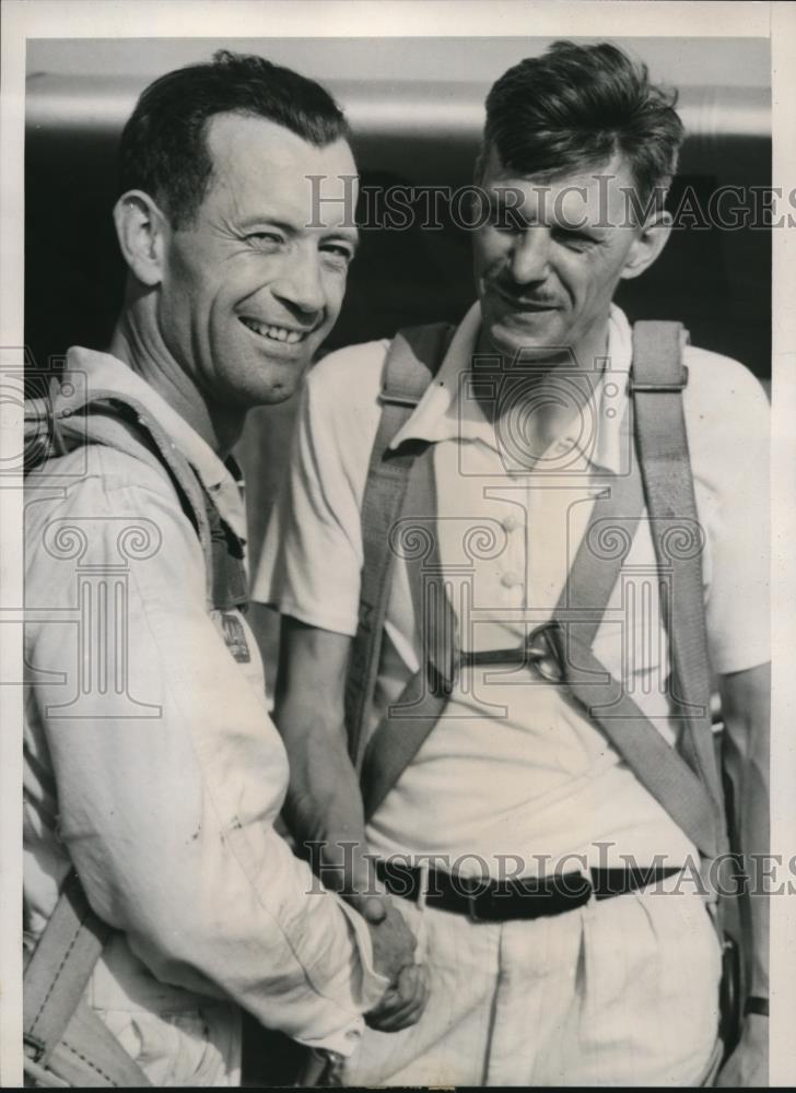 1940 Press Photo George Waltz, Robert Lindsay, 38th parchute jump, Oak Park, Il. - Historic Images