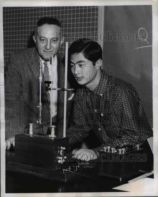 1959 Press Photo Hirosharu Keike Japanese Exchanges Student & Teacher - Historic Images