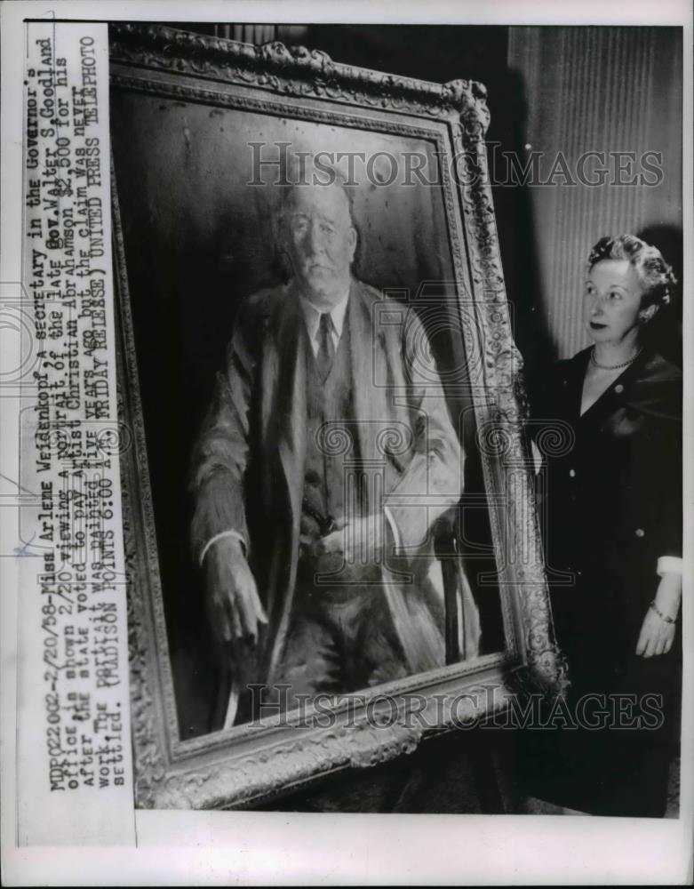 1956 Press Photo Miss Arlene Weidenkopf views Portrait of Gov. Walter Goodland - Historic Images