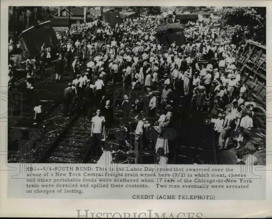 1951 Press Photo Crowd swarmed over New York Central freight train wreck - Historic Images