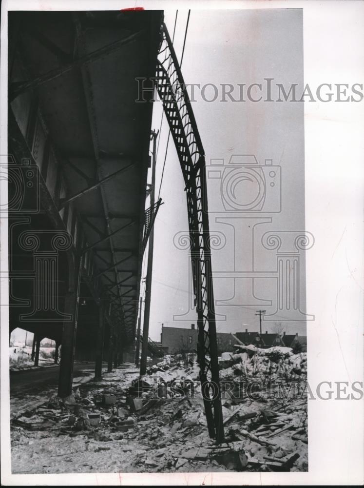 1963 Press Photo Kinsman Avenue Bridge Car Crashed into Railing - nee34341 - Historic Images