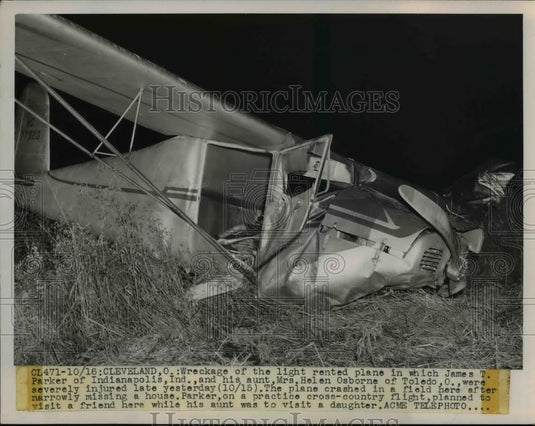 1947 Press Photo The wreckage of the light rented plane - nee32683 - Historic Images