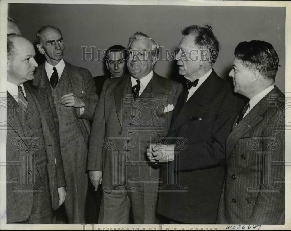 1939 Press Photo Robert LaFollette, William Borah, Rat McCarren, Senate Meeting - Historic Images