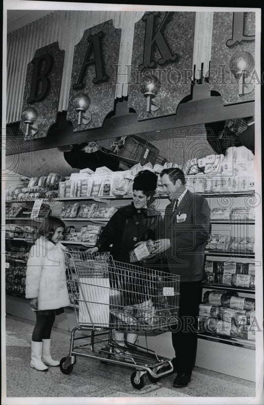 1969 Press Photo Bakery Dept at Pick n Pay Parmatown - Historic Images