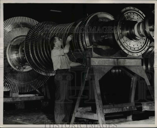 1954 Press Photo Workman at factory of General Electric Company, Schectady, NY - Historic Images