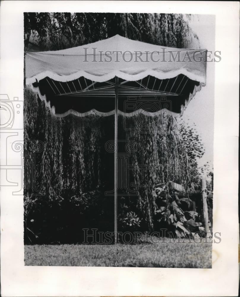 1955 Press Photo Canopy clothes dryer of aluminum and steel for all laundry - Historic Images