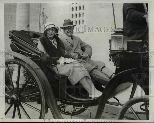 1933 Press Photo SocialitesMr andMrs Robert Clarkson at Castle Harbor in Bermuda - Historic Images