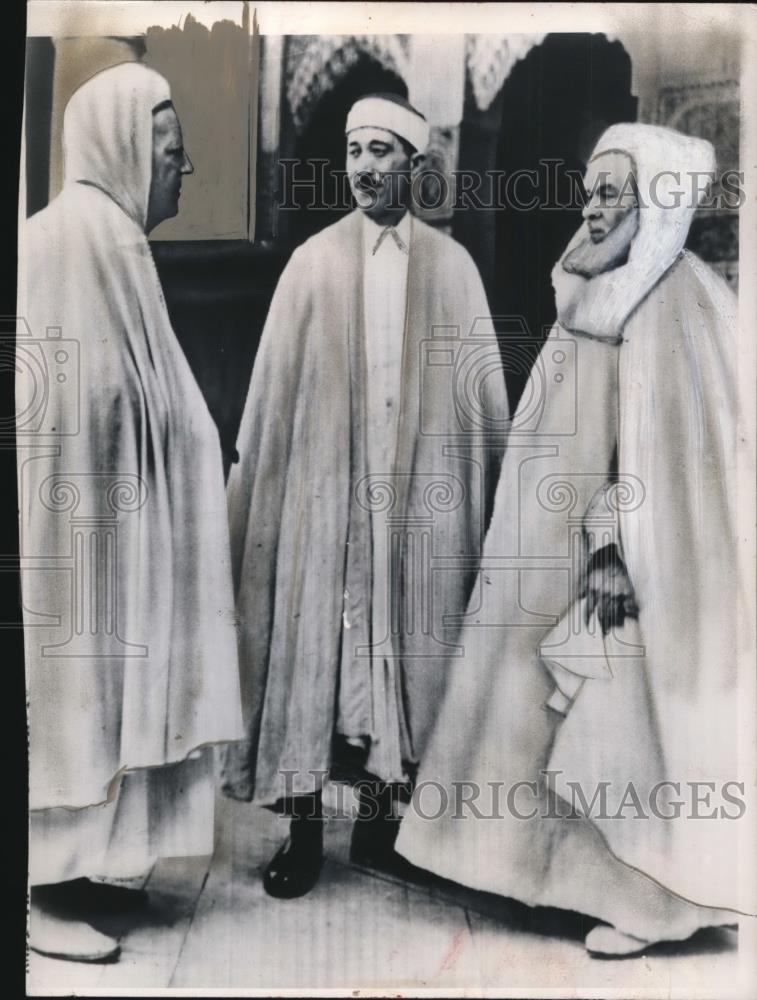 1949 Press Photo Kaddour Ben Khabrit. Director of Paris Mosque - Historic Images