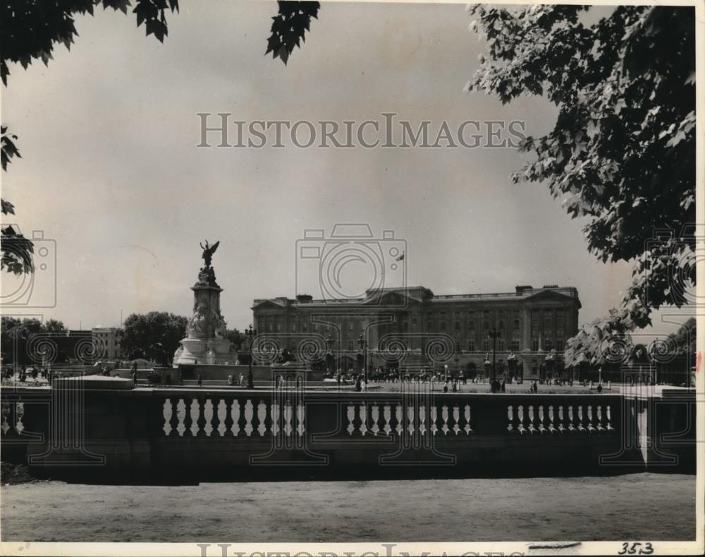 1960 Press Photo Buckingham Palace 1762 bought by George III, reconstructed 1825 - Historic Images