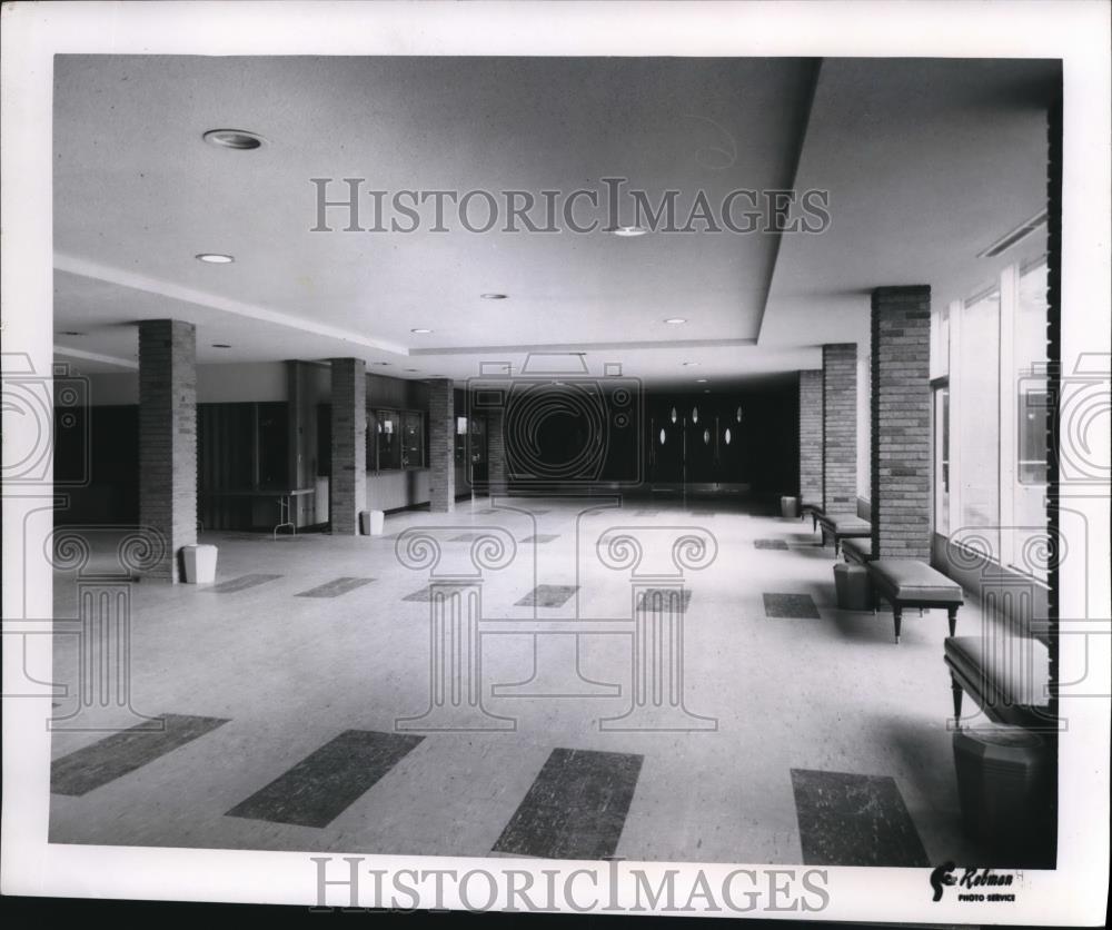 1957 Press Photo Fairmount Temple Main Lobby in Cleveland Ohio - Historic Images