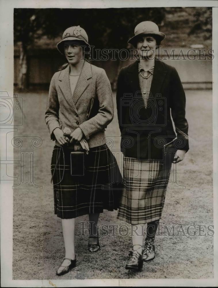 1935 Press Photo Hon. Mrs. MacLean and daughter Catrione of Ardgour at the games - Historic Images