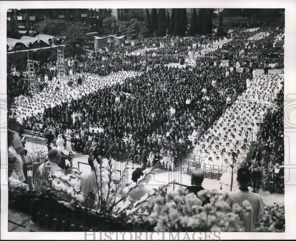 1952 Press Photo Barcelona Spain Eucharistic Congress Mass - Historic Images