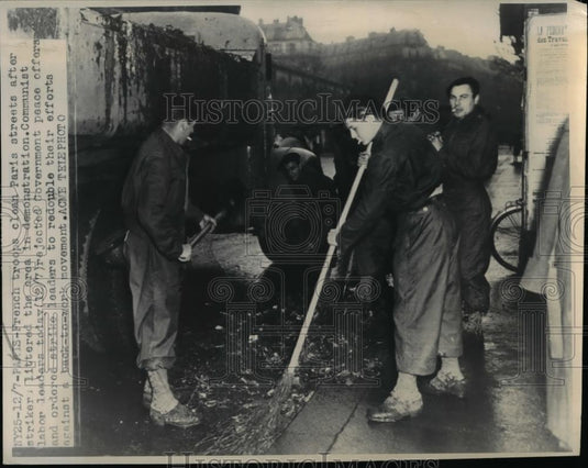 1948 Press Photo French Crews Cleaning Paris Streets After Communist Demonstrati - Historic Images