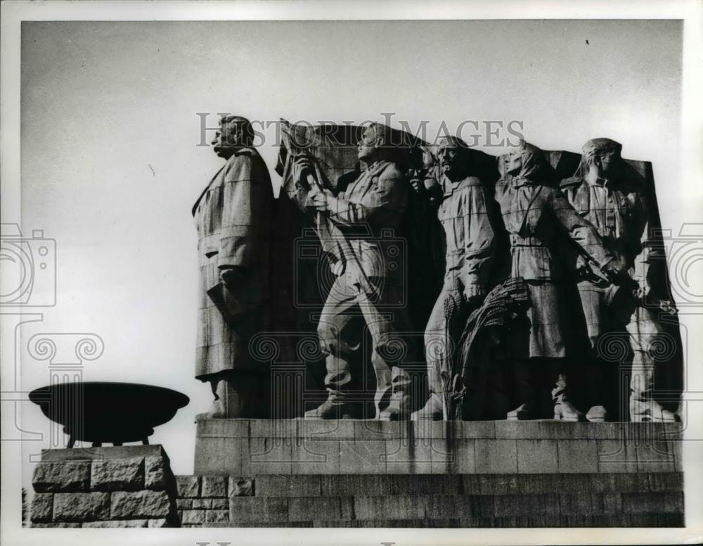 1962 Press Photo Monument to Stalin in Prague - Historic Images