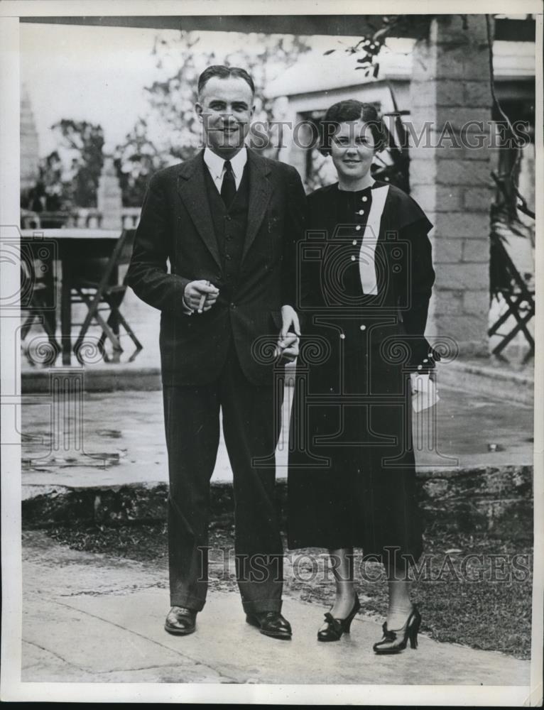 1933 Press Photo Mr and Mrs Charles W Tesh honeymooning, Belmont Manor Golf Club - Historic Images