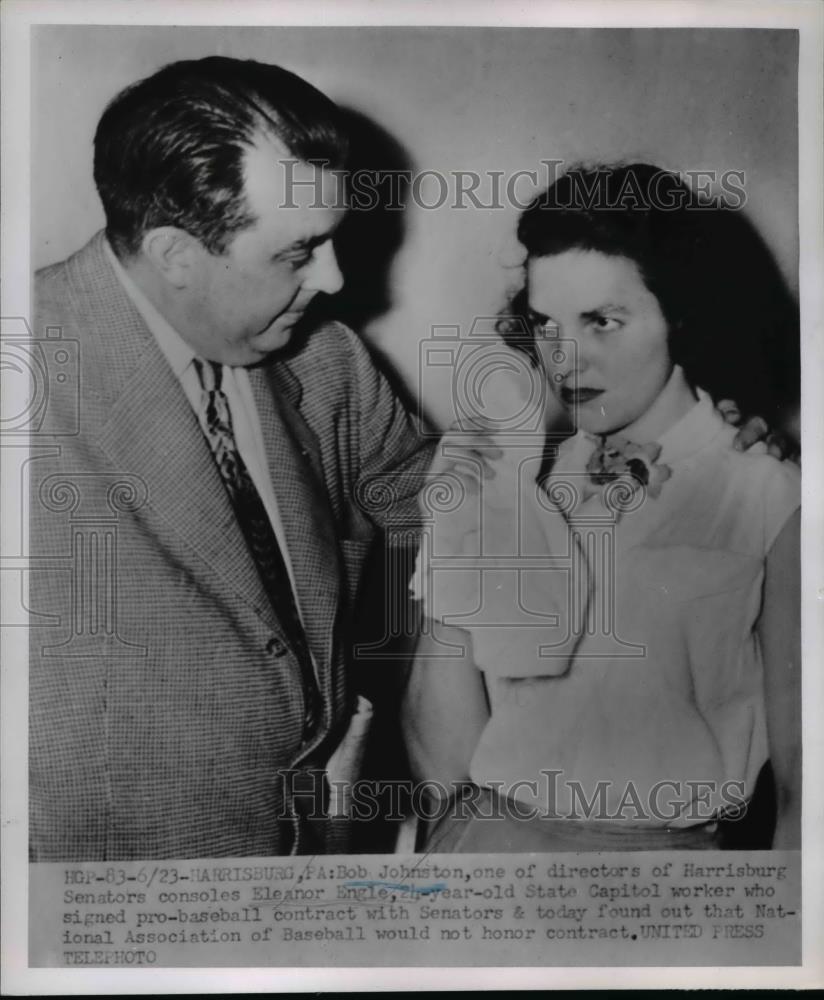 1952 Press Photo Bob Johnston Consoles Capitol Worker Eleanor Engle - nee35881 - Historic Images