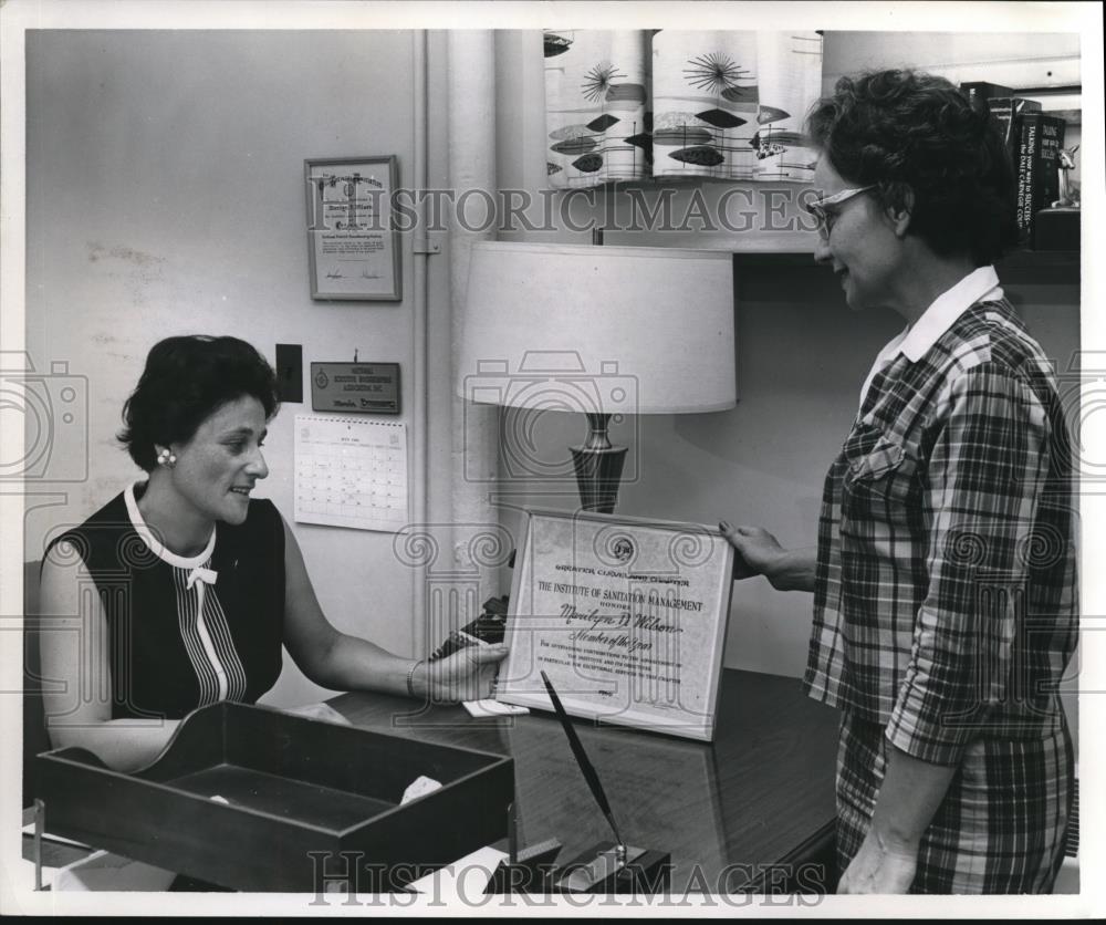 1966 Press Photo of Mrs. Marylyn N Wilson receiving an award for member of the - Historic Images