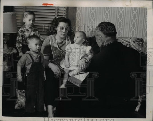 1950 Press Photo Richard Maynard, Mrs Joseph Maynard, Rose Marie & Joseph Manard - Historic Images