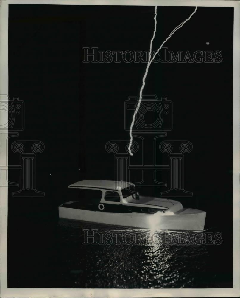 1950 Press Photo PIttsburgh, PA Westinghouse Corporations high-voltage lab - Historic Images