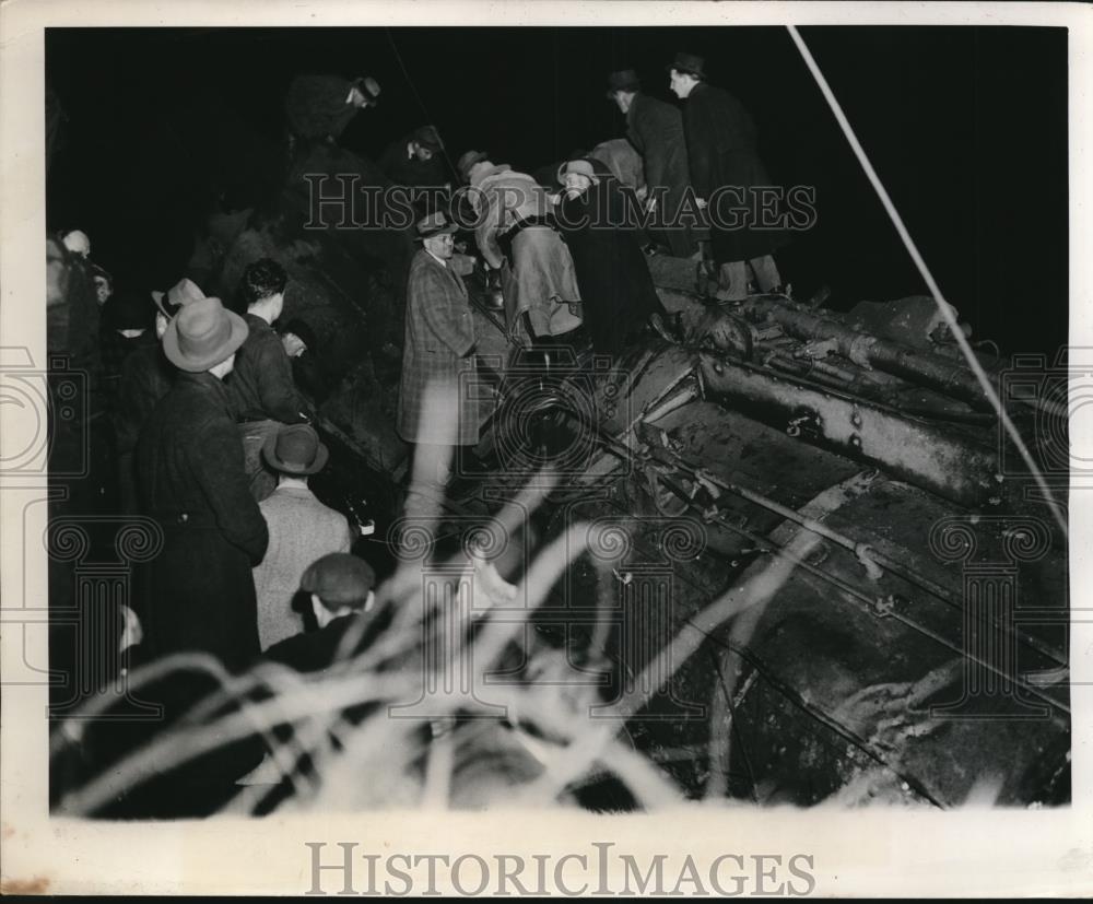 1940 Press Photo Train Wreck at Little Falls in New York - nee34005 - Historic Images