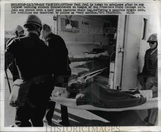 1968 Press Photo Officer Paul Juul Injured by San Francisco State Demostrators - Historic Images