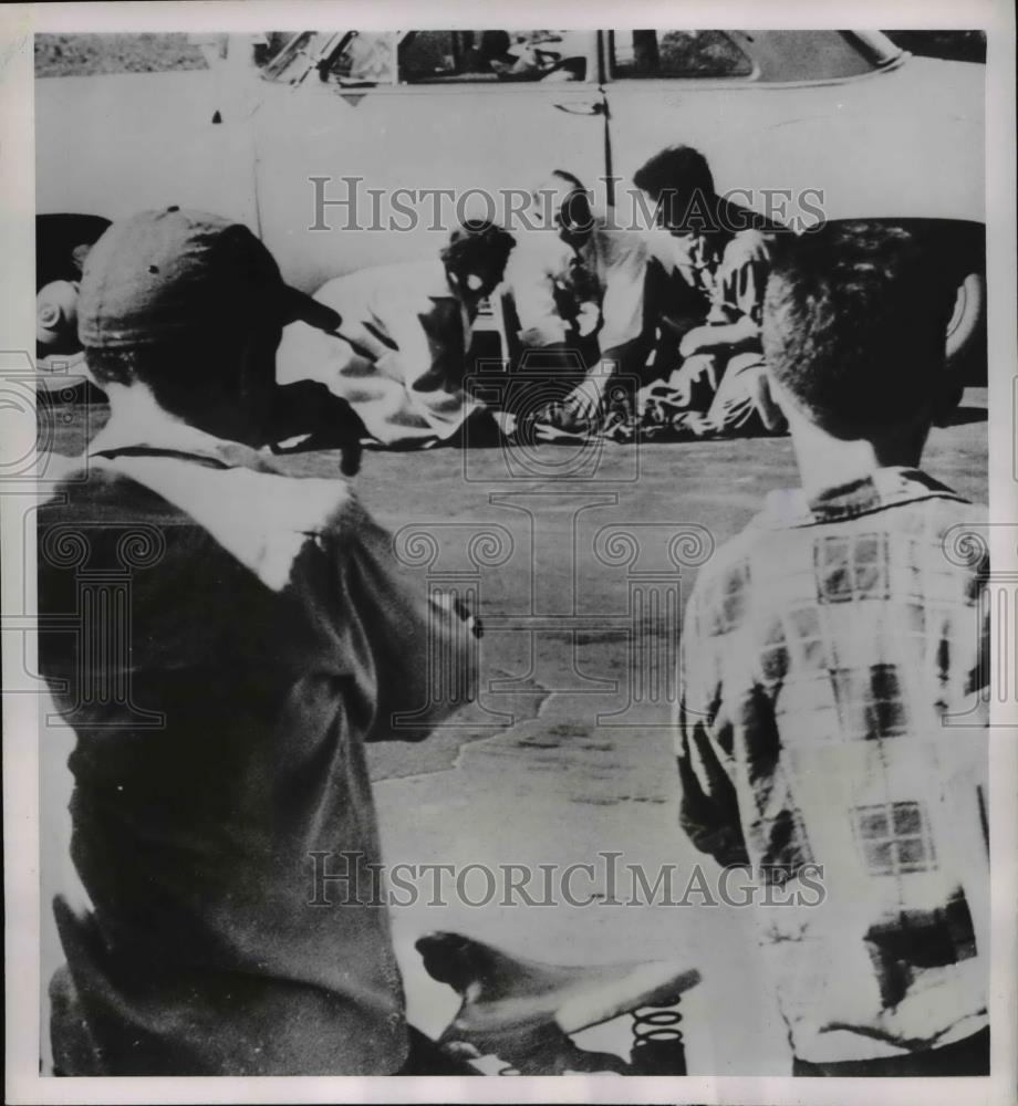 1952 Press Photo Dr Ralph Craig, Bruce Cameron Age 5 Hit By Car &amp; Mrs Cameron - Historic Images