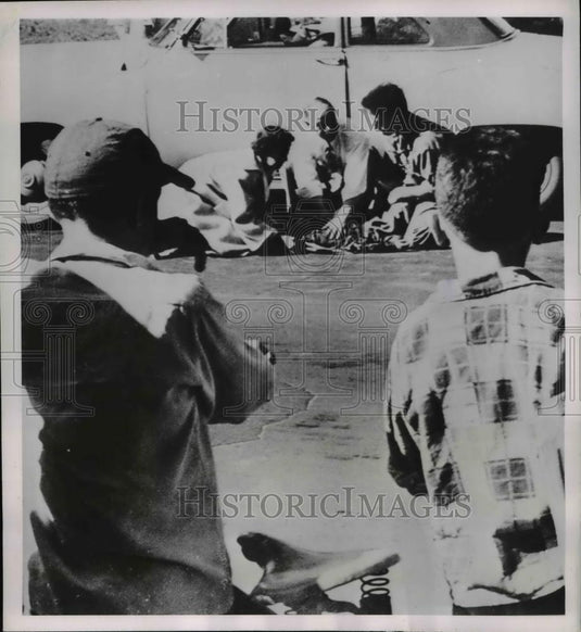 1952 Press Photo Dr Ralph Craig, Bruce Cameron Age 5 Hit By Car & Mrs Cameron - Historic Images