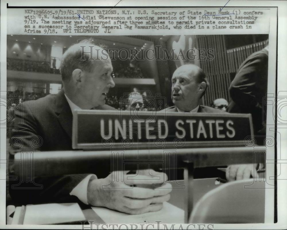 1961 Press Photo Dean Rusk confers with Adlai Stevenson - nee34770 - Historic Images