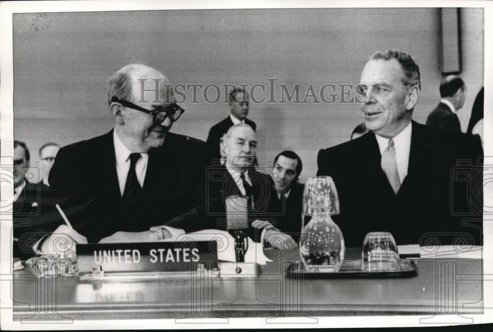 1968 Press Photo US Secretary of State Dean Rusk and Clark Clifford in Brussels - Historic Images