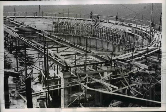 1955 Press Photo Europe's largest Decanting Basin in Atlens France - nee24503 - Historic Images