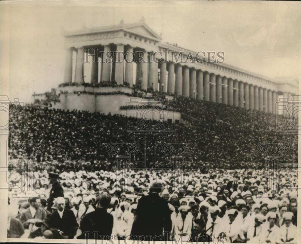 1926 Press Photo Catholics at Chicgo;s Soldiers Field mass of Cardinal Bonzano - Historic Images