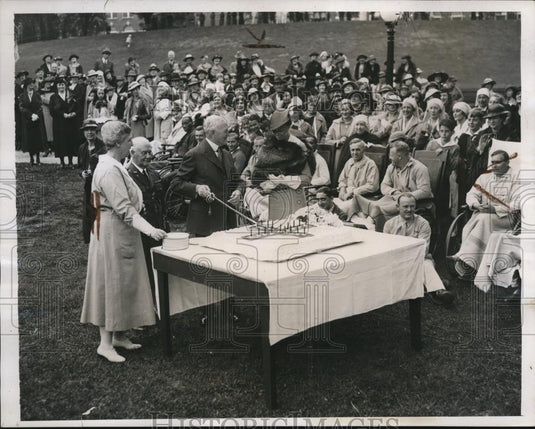 1935 Press Photo Mrs. Franklin D. Roosevelt, Garden party and fashion show - Historic Images