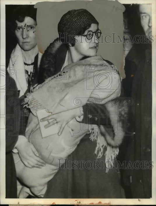1933 Press Photo Mrs EN Nelson & Son 9 Weeks Old Traveled 700 Miles Medical Care - Historic Images