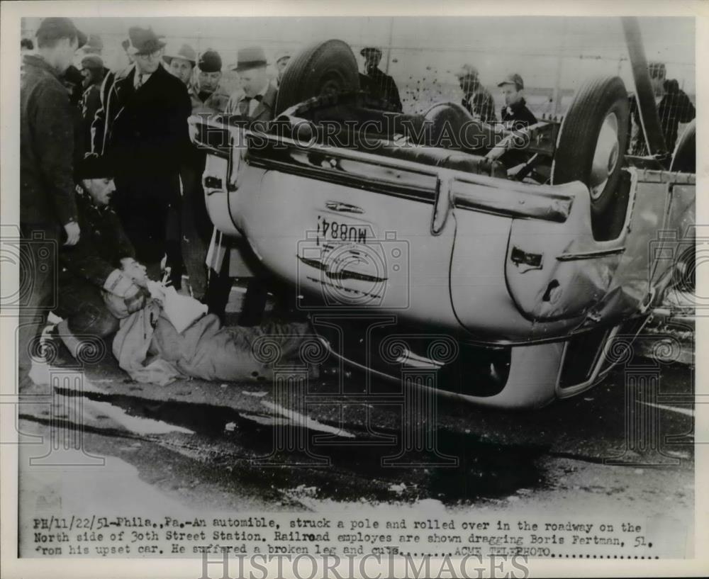 1951 Press Photo Automobile rolled over on highway, Railroad Employees drag it - Historic Images